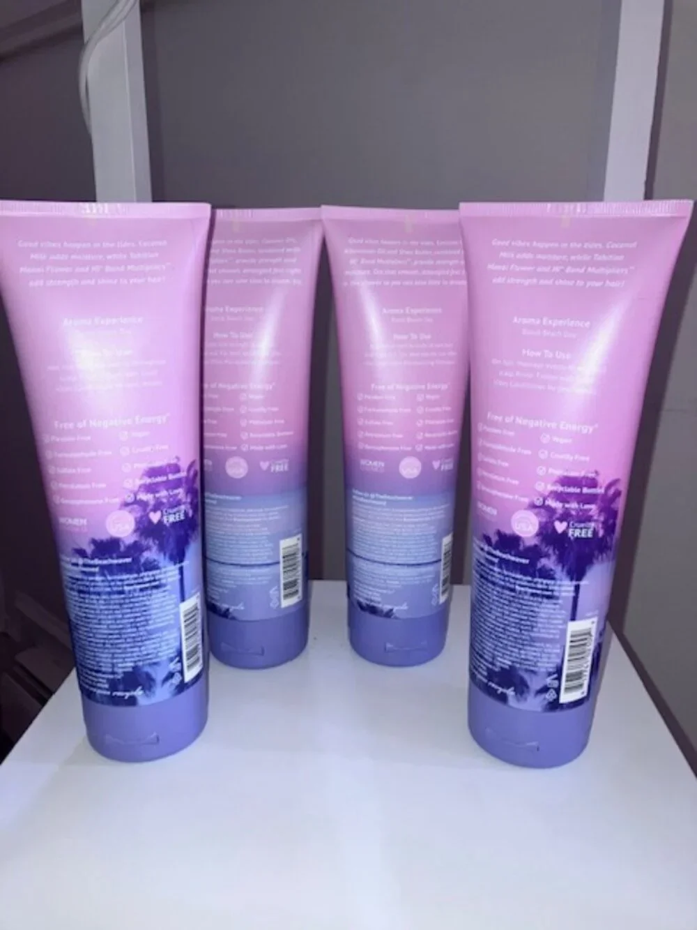 NWT Beachwaver Good Vibes Vegan (2) Shampoos & (2) Conditioners SEALED!!